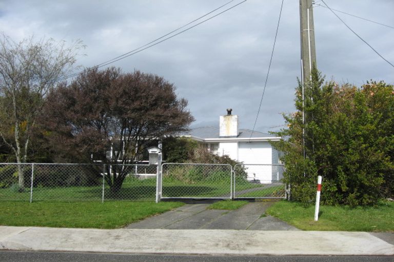 Photo of property in 8 Lake Crescent, Takaka, 7110