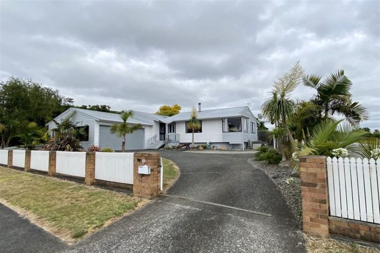 Photo of property in 91 Wiseley Road, West Harbour, Auckland, 0618
