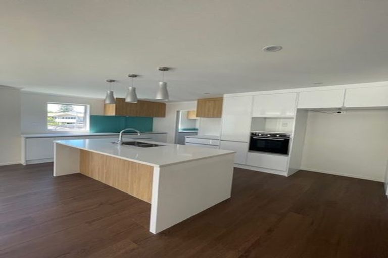 Photo of property in 30b Sorrel Crescent, Bucklands Beach, Auckland, 2012