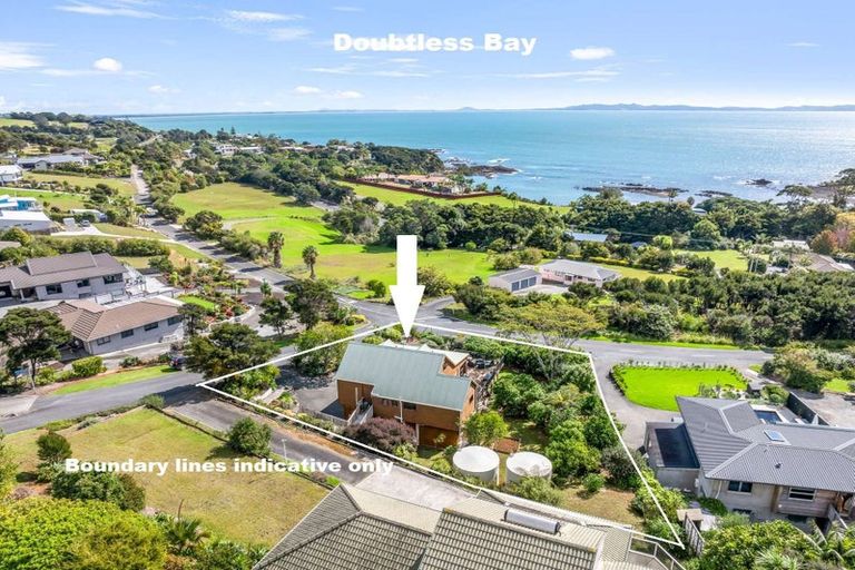 Photo of property in 18 Bay View Road, Cable Bay, 0420
