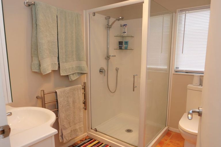 Photo of property in 10 Lorna Irene Drive, Raumati South, Paraparaumu, 5032