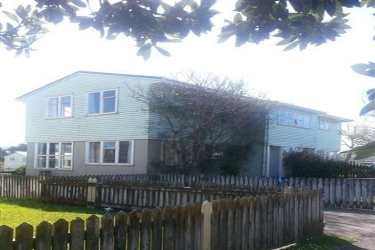 Photo of property in 5-7 Hazard Grove, Cannons Creek, Porirua, 5024