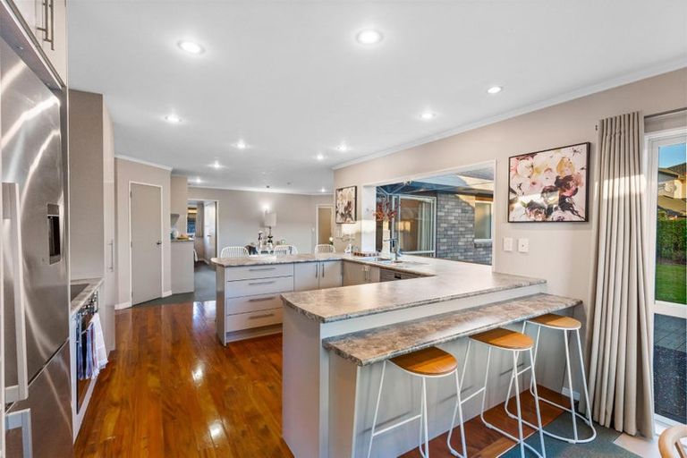 Photo of property in 12 Suncrest Drive, West Harbour, Auckland, 0618
