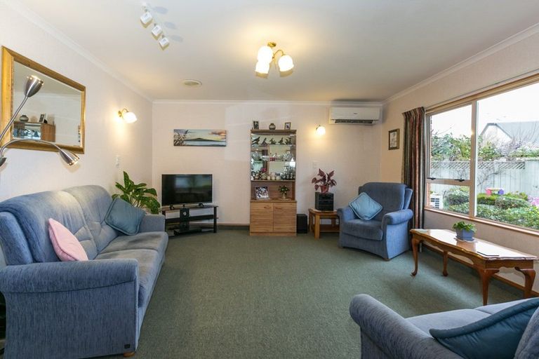 Photo of property in 18b Knightsbridge Place, Taradale, Napier, 4112