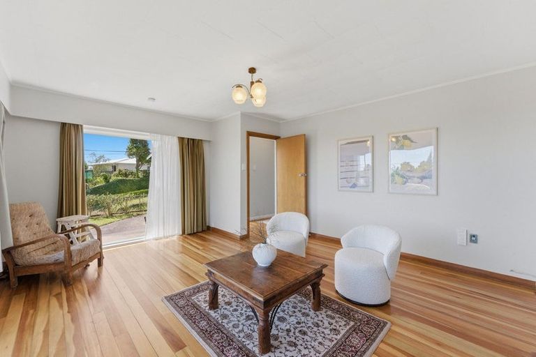 Photo of property in 251 Frankley Road, Frankleigh Park, New Plymouth, 4310