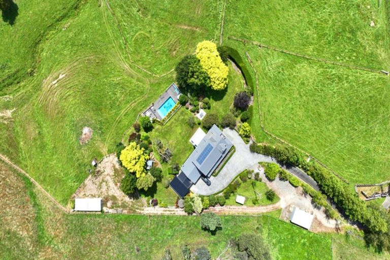 Photo of property in 2 Lees Pakaraka Road, Te Ore Ore, Masterton, 5886