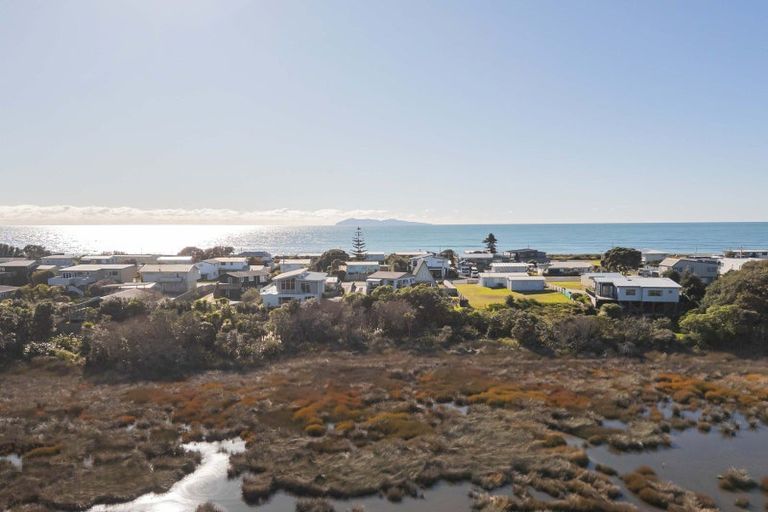 Photo of property in 266b Seaforth Road, Waihi Beach, 3611
