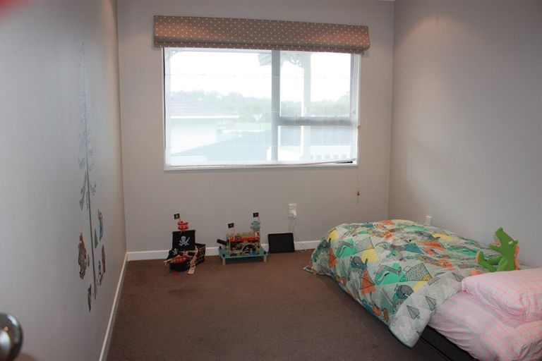 Photo of property in 42 Anne Mclean Drive, Bayview, Auckland, 0629