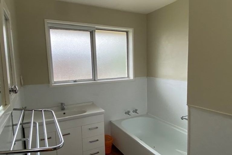 Photo of property in 360 Yaldhurst Road, Russley, Christchurch, 8042