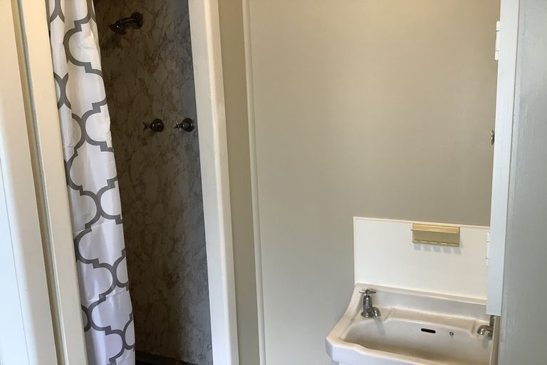 Photo of property in 12 Wellington Street, Hamilton East, Hamilton, 3216