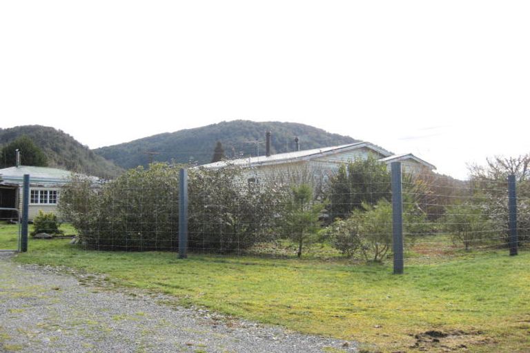 Photo of property in 21 Denston Street, Blackball, 7804