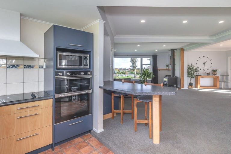 Photo of property in 51 Roslyn Road, Levin, 5510