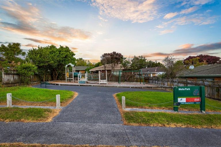 Photo of property in 13 Ginders Drive, Massey, Auckland, 0614