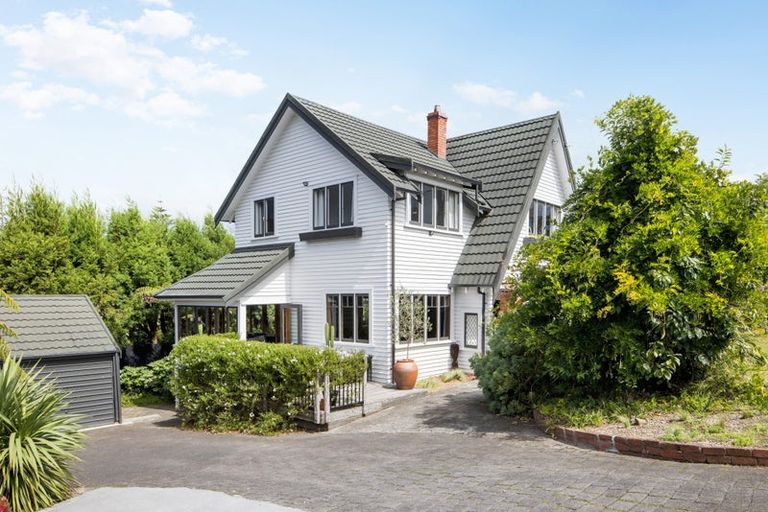 Photo of property in 69 Forest Lake Road, Forest Lake, Hamilton, 3200