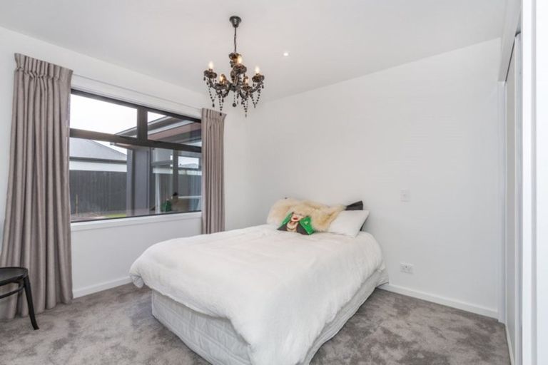 Photo of property in 40 Holiday Drive, Mairehau, Christchurch, 8052