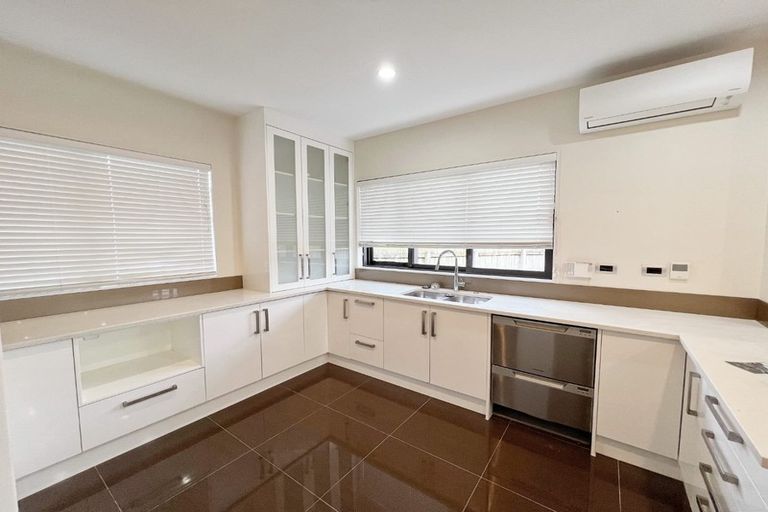 Photo of property in 115e Sturges Road, Henderson, Auckland, 0612