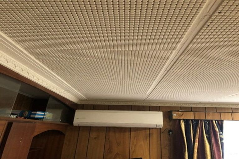 Photo of property in 21 Broadbent Street, Riccarton, Christchurch, 8041