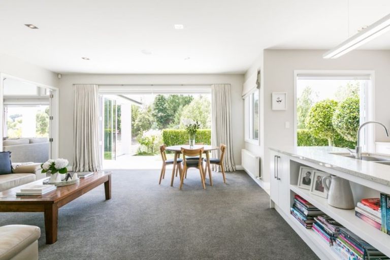 Photo of property in 82 Rochfort Road, Havelock North, 4130