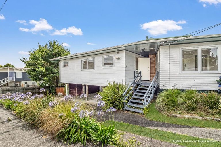 Photo of property in 10 Mackwood Place, Birkdale, Auckland, 0626