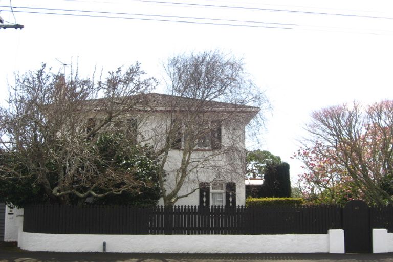 Photo of property in 60 Barrett Street, Westown, New Plymouth, 4310