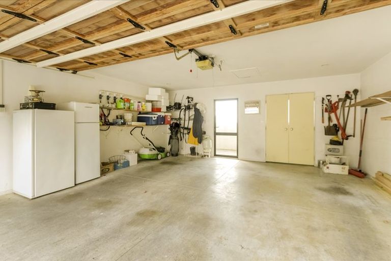 Photo of property in 123 Golf Road, Titirangi, Auckland, 0600