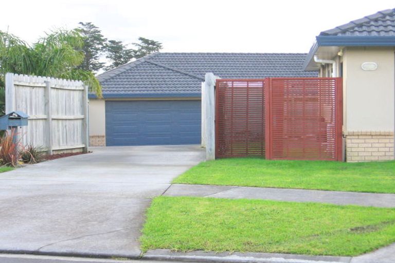 Photo of property in 8a Millisle Place, East Tamaki Heights, Auckland, 2016