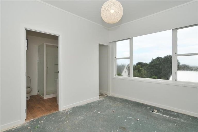 Photo of property in 50 Seddon Street, Waikanae, 5036