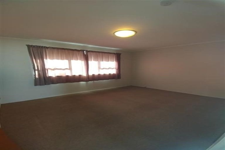 Photo of property in 394 Bucklands Beach Road, Bucklands Beach, Auckland, 2012