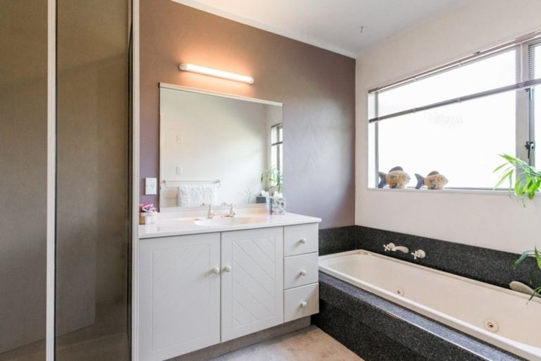 Photo of property in 3 Hyatt Grove, Greenmeadows, Napier, 4112