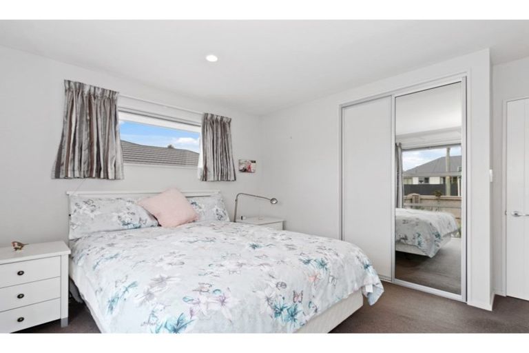 Photo of property in 33a Wilsons Road South, Saint Martins, Christchurch, 8022