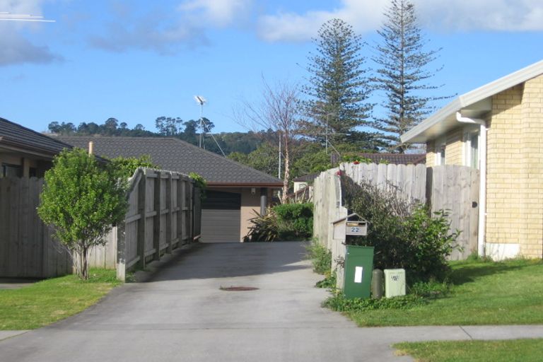Photo of property in 22 Corrofin Drive, East Tamaki, Auckland, 2013
