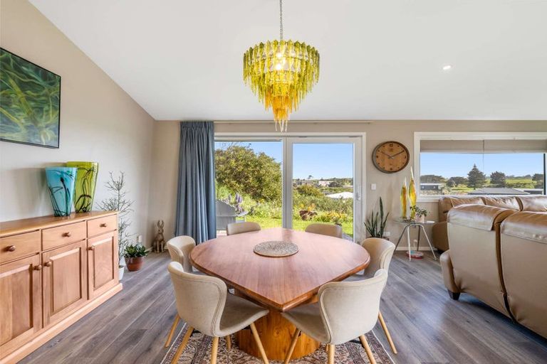 Photo of property in 12 Longbeach Drive, Castlecliff, Whanganui, 4501