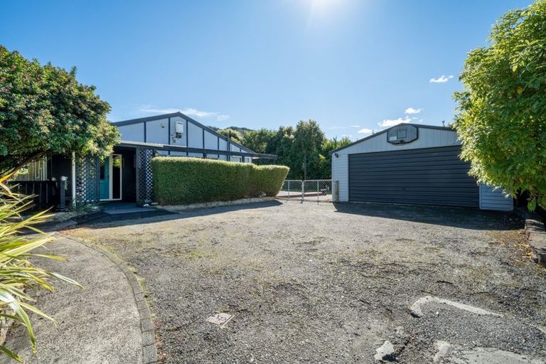 Photo of property in 39b Gemstone Drive, Birchville, Upper Hutt, 5018