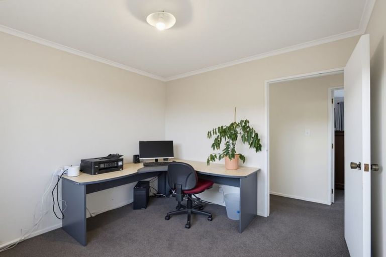 Photo of property in 2 Regency Crescent, Redwood, Christchurch, 8051