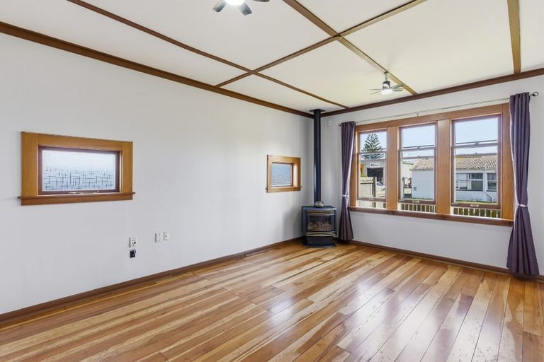 Photo of property in 42 Hinemoa Street, Paraparaumu, 5032