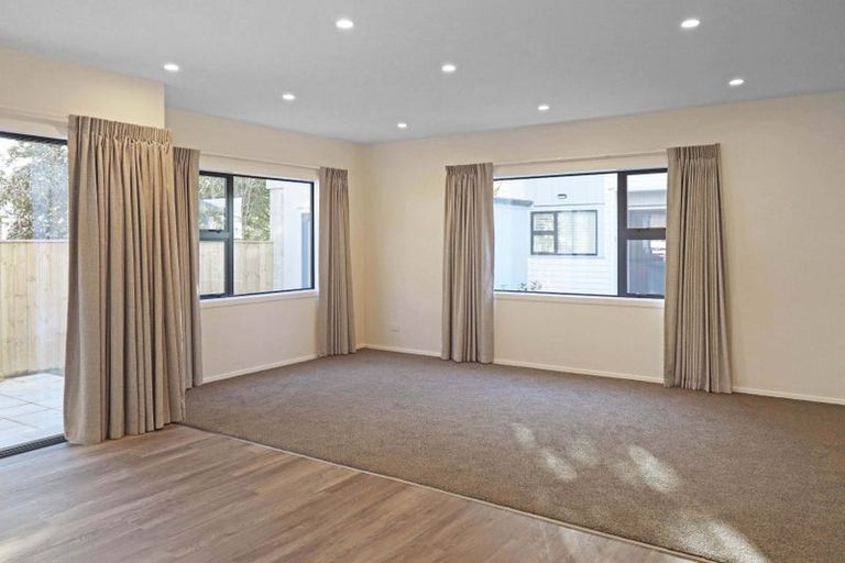 Photo of property in 1/1105 Fergusson Drive, Clouston Park, Upper Hutt, 5018