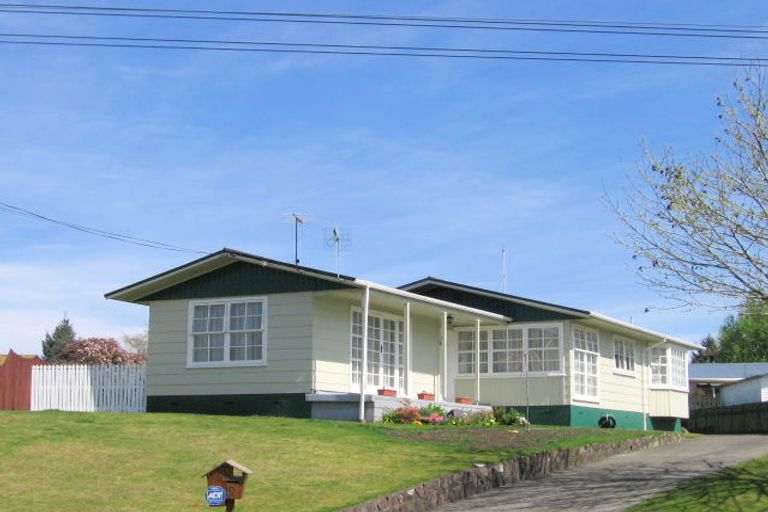 Photo of property in 19 Alison Street, Mangakakahi, Rotorua, 3015