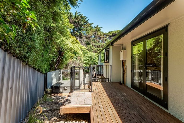 Photo of property in 4 Joseph Banks Drive, Whitby, Porirua, 5024