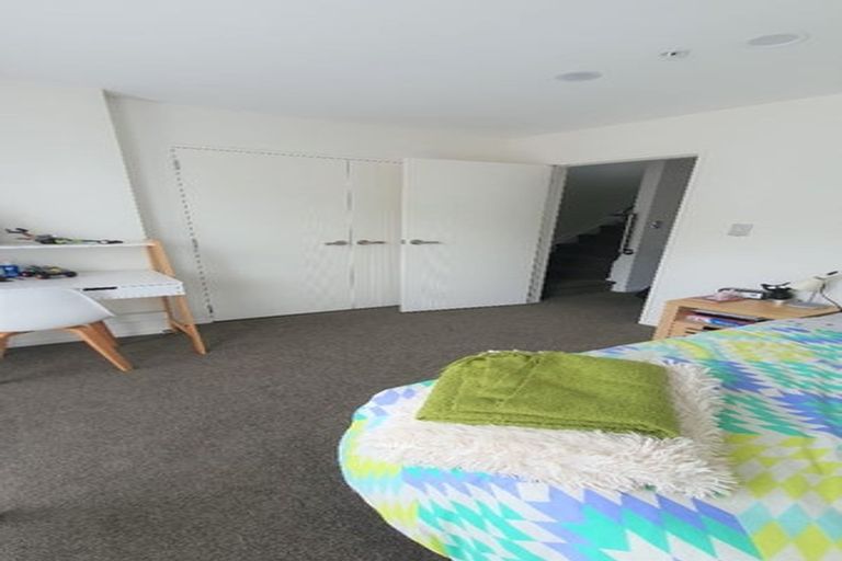 Photo of property in 7 Waru Lane, Te Atatu Peninsula, Auckland, 0610