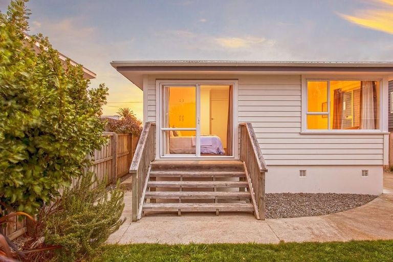 Photo of property in 389 Estuary Road, South New Brighton, Christchurch, 8062