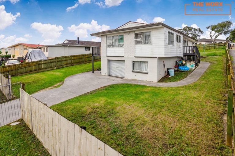 Photo of property in 16 Frobisher Way, Clendon Park, Auckland, 2103