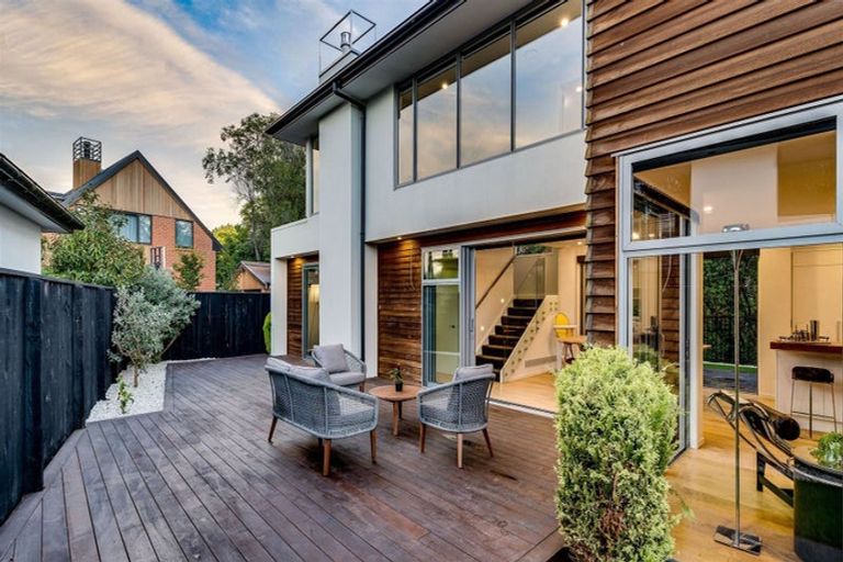 Photo of property in 62a Straven Road, Fendalton, Christchurch, 8014