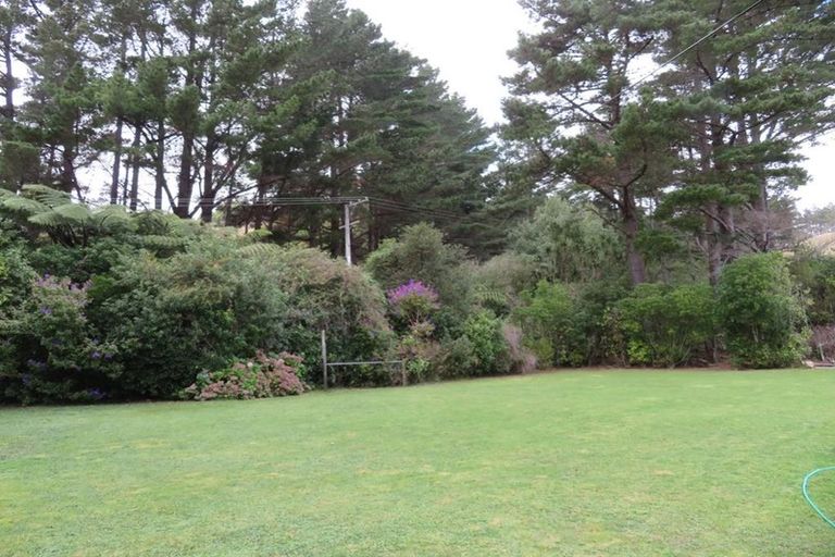 Photo of property in 91 Stratton Street, Normandale, Lower Hutt, 5010