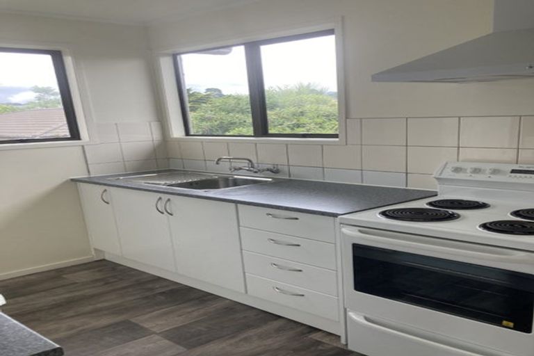 Photo of property in 2/67 Sunvue Road, Glen Eden, Auckland, 0602