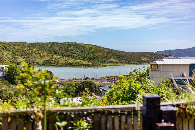 Photo of property in 8 Paremata Drive, Paremata, Porirua, 5024