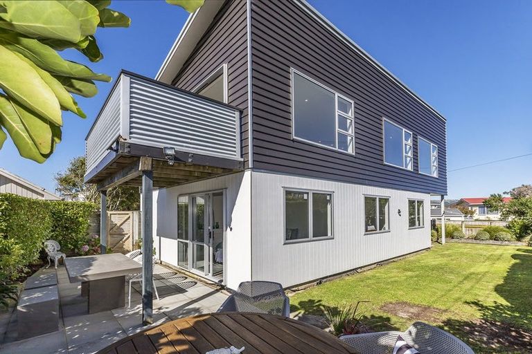 Photo of property in 22a Main Road, Titahi Bay, Porirua, 5022
