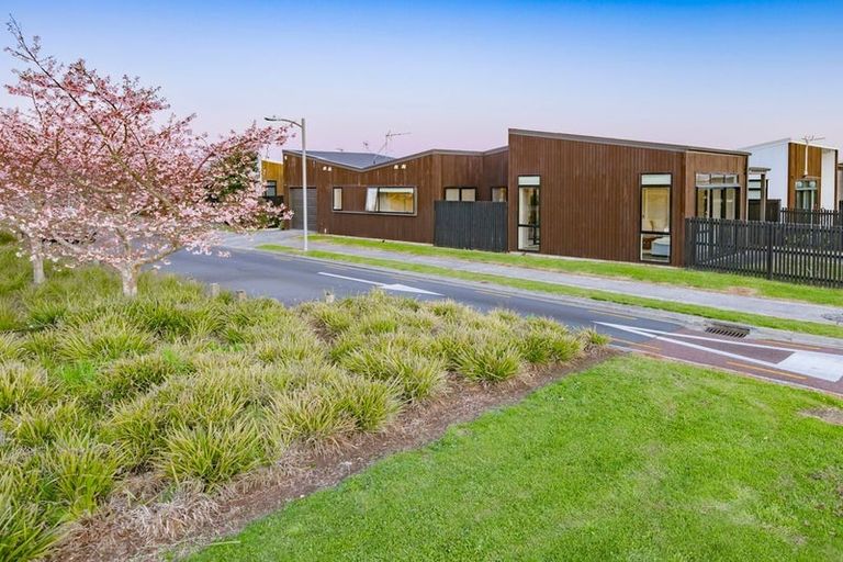 Photo of property in 7 Liberation Road, Papakura, 2110