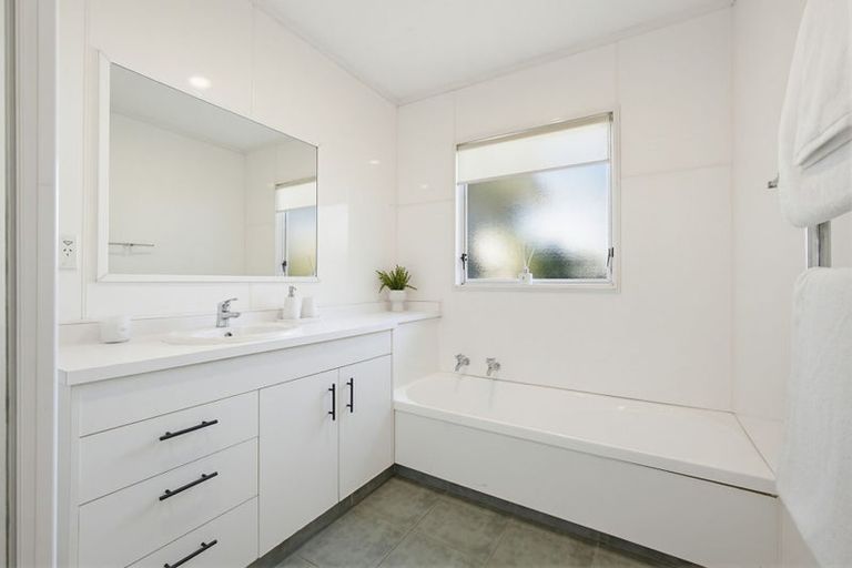 Photo of property in 15 Legorne Lane, Havelock North, 4130