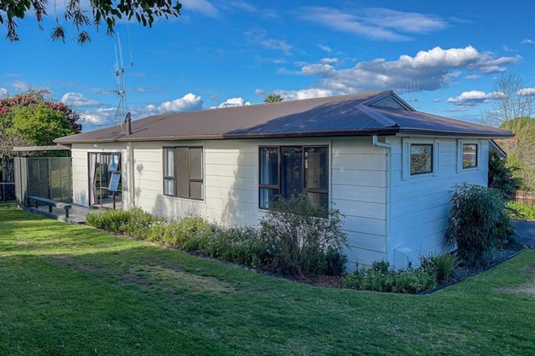 Photo of property in 11 Hillcrest Street, Tirau, 3410