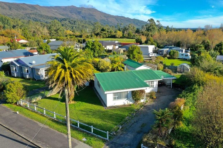 Photo of property in 2 Stewart Street, Waimangaroa, Westport, 7891